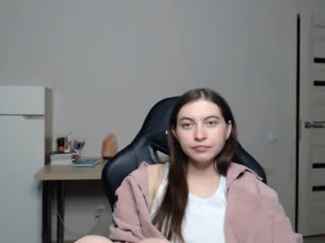 See Alice_________________________ online Now @ chaturbate.bet