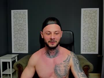 See Brianhunts online Now @ chaturbate.bet