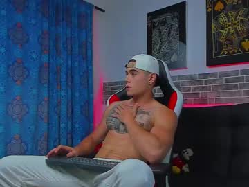 See Chepe_fit online Now @ chaturbate.bet