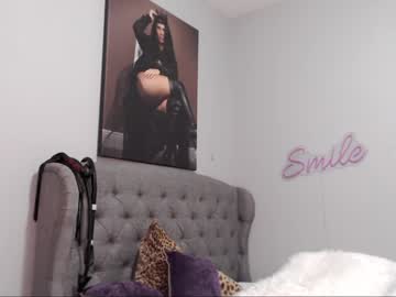 See Curvymodelmilf online Now @ chaturbate.bet