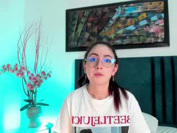 See Emilyywatson online Now @ chaturbate.bet
