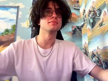 See Huntershade online Now @ chaturbate.bet