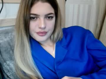 See Jantientimmer online Now @ chaturbate.bet