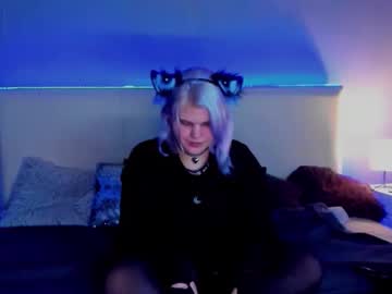 See Joannlowe online Now @ chaturbate.bet