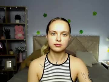 See Khaleesimoon online Now @ chaturbate.bet