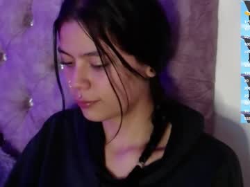 See Kiki_cams online Now @ chaturbate.bet