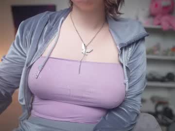 See Krystalsyxx online Now @ chaturbate.bet