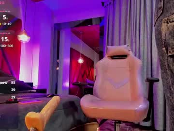 See Leila_08 online Now @ chaturbate.bet