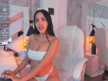 See Littlee_hanna_ online Now @ chaturbate.bet