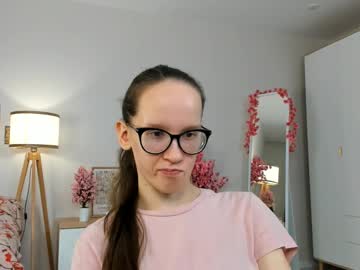 See Lynettebails online Now @ chaturbate.bet