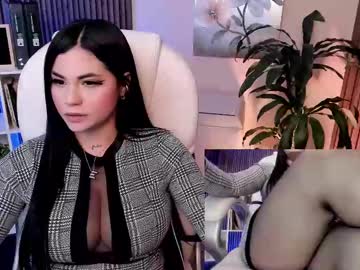 See Naugthyelli online Now @ chaturbate.bet