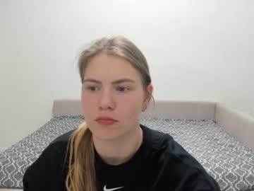 See Ninarihh online Now @ chaturbate.bet