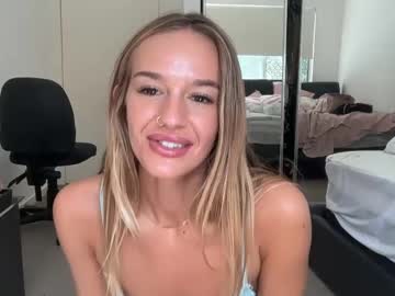 See Peachy_paige online Now @ chaturbate.bet