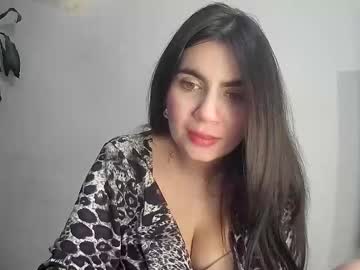 See Silviecollins online Now @ chaturbate.bet