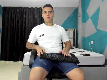 See Simonkeler online Now @ chaturbate.bet