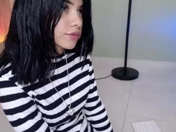 See Sweett_petite online Now @ chaturbate.bet