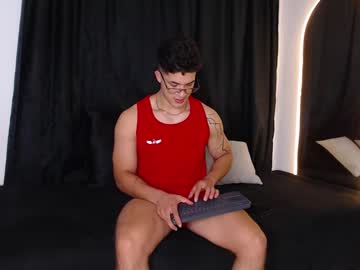 See Traviss_joplin online Now @ chaturbate.bet