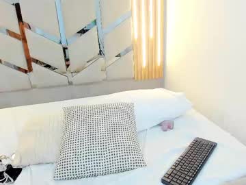 See Victoriamoon_01 online Now @ chaturbate.bet