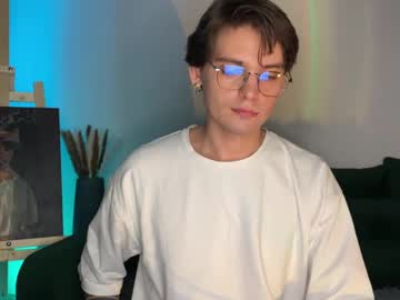 See Zacharyellington online Now @ chaturbate.bet